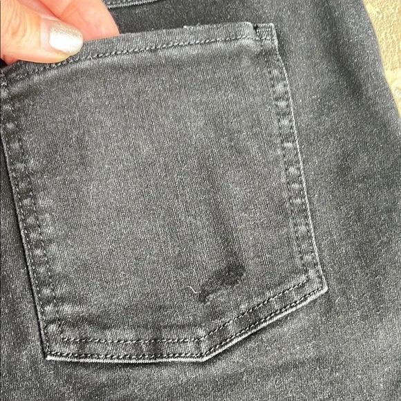 New SPANX Black Skinny Jeans Distressed Knee - Picture 16 of 16